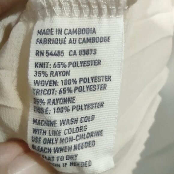 American Eagle Cream Top Pleated Back Size Medium - Picture 5 of 5